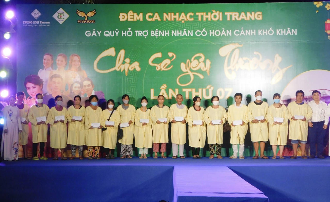 “Chia sẻ yêu thương” gây quỹ hỗ trợ bệnh nhân có hoàn cảnh khó khăn tại Cần Thơ “Chia sẻ yêu thương” gây quỹ hỗ trợ bệnh nhân có hoàn cảnh khó khăn tại Cần Thơ