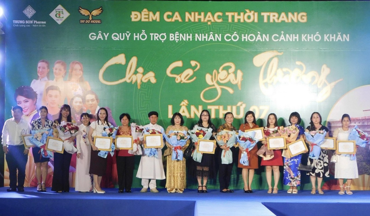 “Chia sẻ yêu thương” gây quỹ hỗ trợ bệnh nhân có hoàn cảnh khó khăn tại Cần Thơ “Chia sẻ yêu thương” gây quỹ hỗ trợ bệnh nhân có hoàn cảnh khó khăn tại Cần Thơ