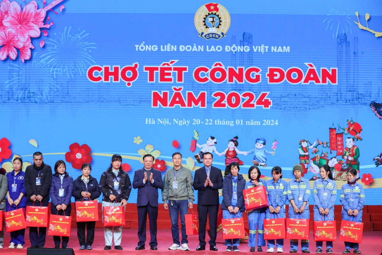 Hà Nội: Khai mạc “Chợ Tết Công đoàn 2024” Hà Nội: Khai mạc “Chợ Tết Công đoàn 2024”
