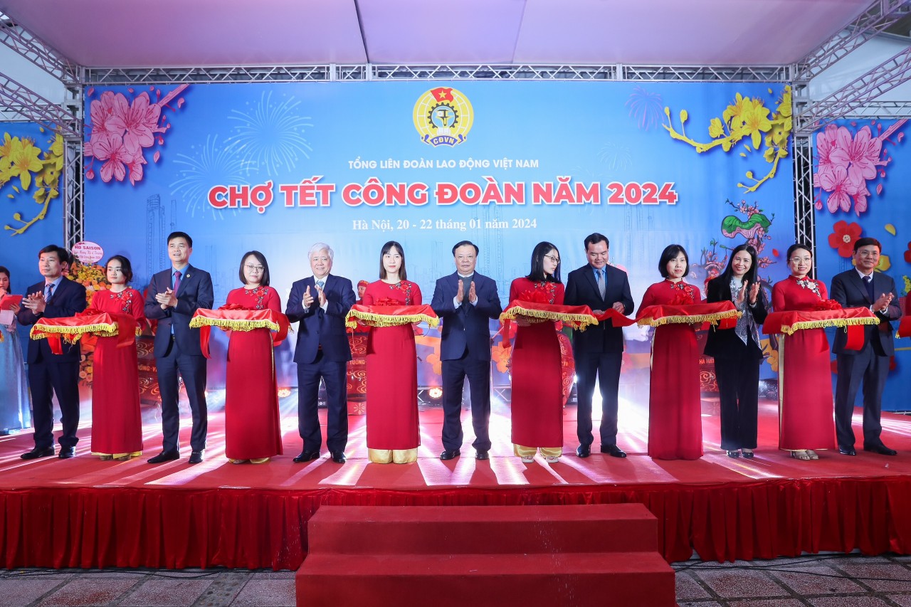 Hà Nội: Khai mạc “Chợ Tết Công đoàn 2024” Hà Nội: Khai mạc “Chợ Tết Công đoàn 2024”