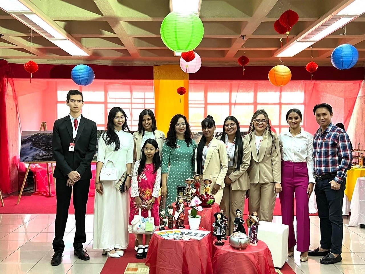Hundreds of Uni Students Attend Vietnamese Day Held in Caracas Hundreds of Uni Students Attend Vietnamese Day Held in Caracas
