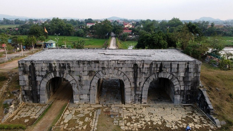 Ho Dynasty Citadel: The Largest Remaining Stone Structure In Southeast Asia Ho Dynasty Citadel: The Largest Remaining Stone Structure In Southeast Asia