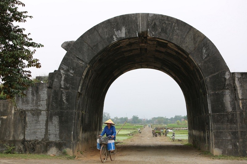 Ho Dynasty Citadel: The Largest Remaining Stone Structure In Southeast Asia Ho Dynasty Citadel: The Largest Remaining Stone Structure In Southeast Asia