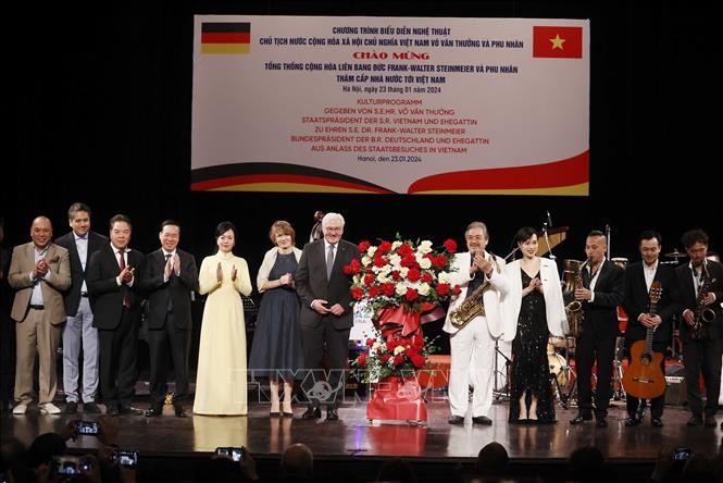 Chủ tịch nước Võ Văn Thưởng và Phu nhân chủ trì chiêu đãi trọng thể Tổng thống Đức và Phu nhân Chủ tịch nước Võ Văn Thưởng và Phu nhân chủ trì chiêu đãi trọng thể Tổng thống Đức và Phu nhân