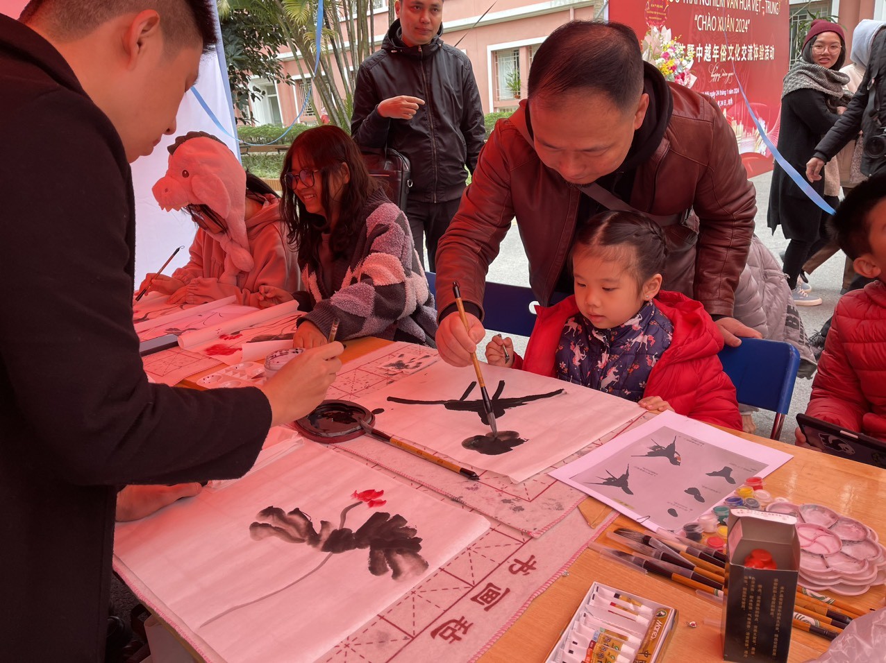 Giao lưu trải nghiệm văn hóa Việt - Trung “Chào Xuân 2024 Giao lưu trải nghiệm văn hóa Việt - Trung “Chào Xuân 2024