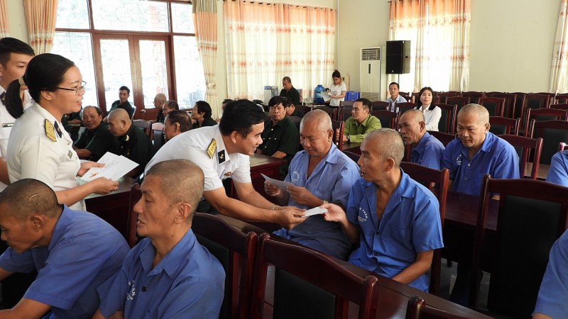 Hải đoàn 129 thăm, tặng quà và chúc Tết tại Trung tâm điều dưỡng thương binh và người có công ở Bà Rịa Vũng Tàu Hải đoàn 129 chúc Tết Trung tâm điều dưỡng thương binh và người có công ở Bà Rịa Vũng Tàu
