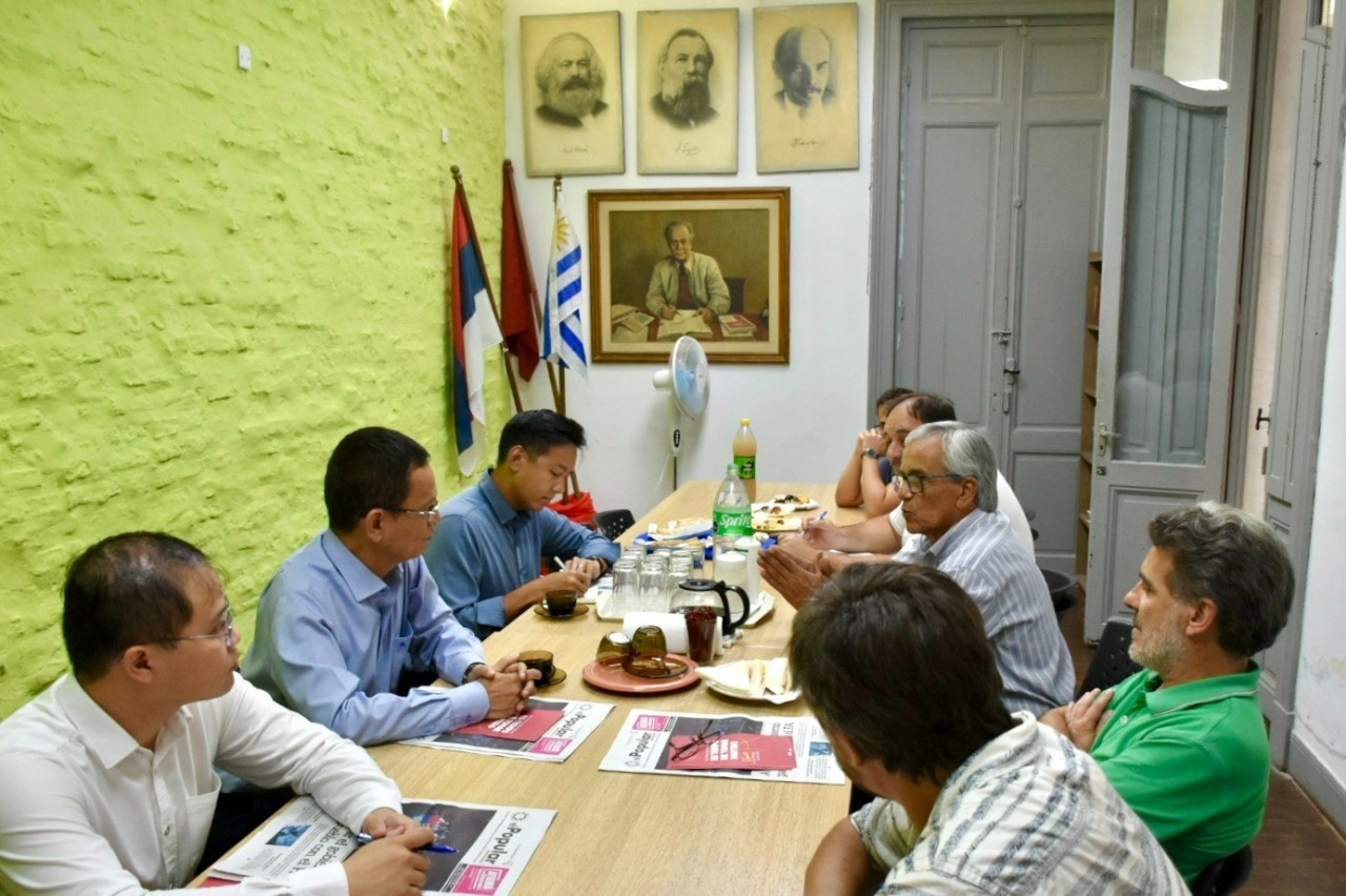 Tổng Bí thư Đảng Cộng sản Uruguay khẳng định vai trò lãnh đạo của Đảng Cộng sản Việt Nam Tổng Bí thư Đảng Cộng sản Uruguay khẳng định vai trò lãnh đạo của Đảng Cộng sản Việt Nam