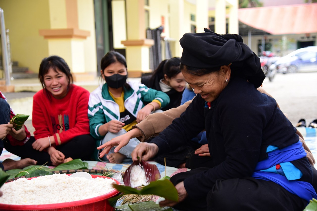 Trẻ em Hà Giang háo hức tìm hiểu Tết cổ tuyền Trẻ em Hà Giang háo hức tìm hiểu Tết cổ truyền