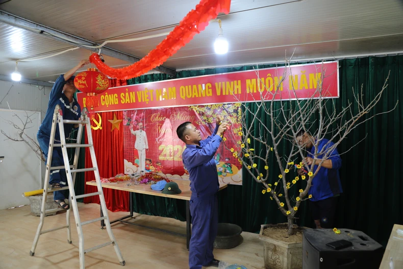 Lính mũ nồi xanh Việt Nam tổ chức nhiều hoạt động kỷ niệm Ngày thành lập Đảng và chào Xuân Giáp Thìn 2024 Lính mũ nồi xanh Việt Nam tổ chức nhiều hoạt động kỷ niệm Ngày thành lập Đảng và chào Xuân Giáp Thìn 2024