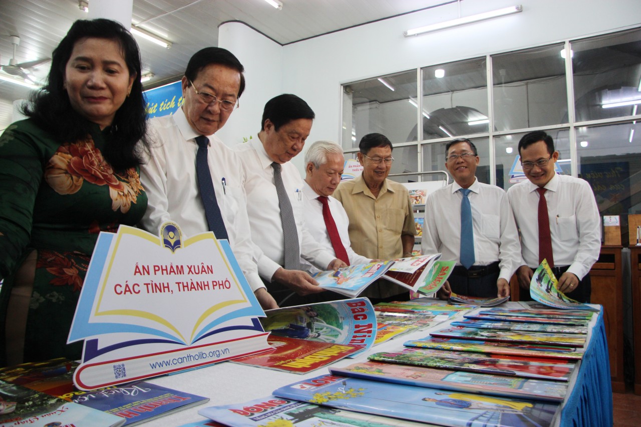 Cần Thơ khai Hội Báo Xuân và Cuộc thi Ấn phẩm Xuân Giáp Thìn 2024 Cần Thơ khai Hội Báo Xuân và Cuộc thi Ấn phẩm Xuân Giáp Thìn 2024