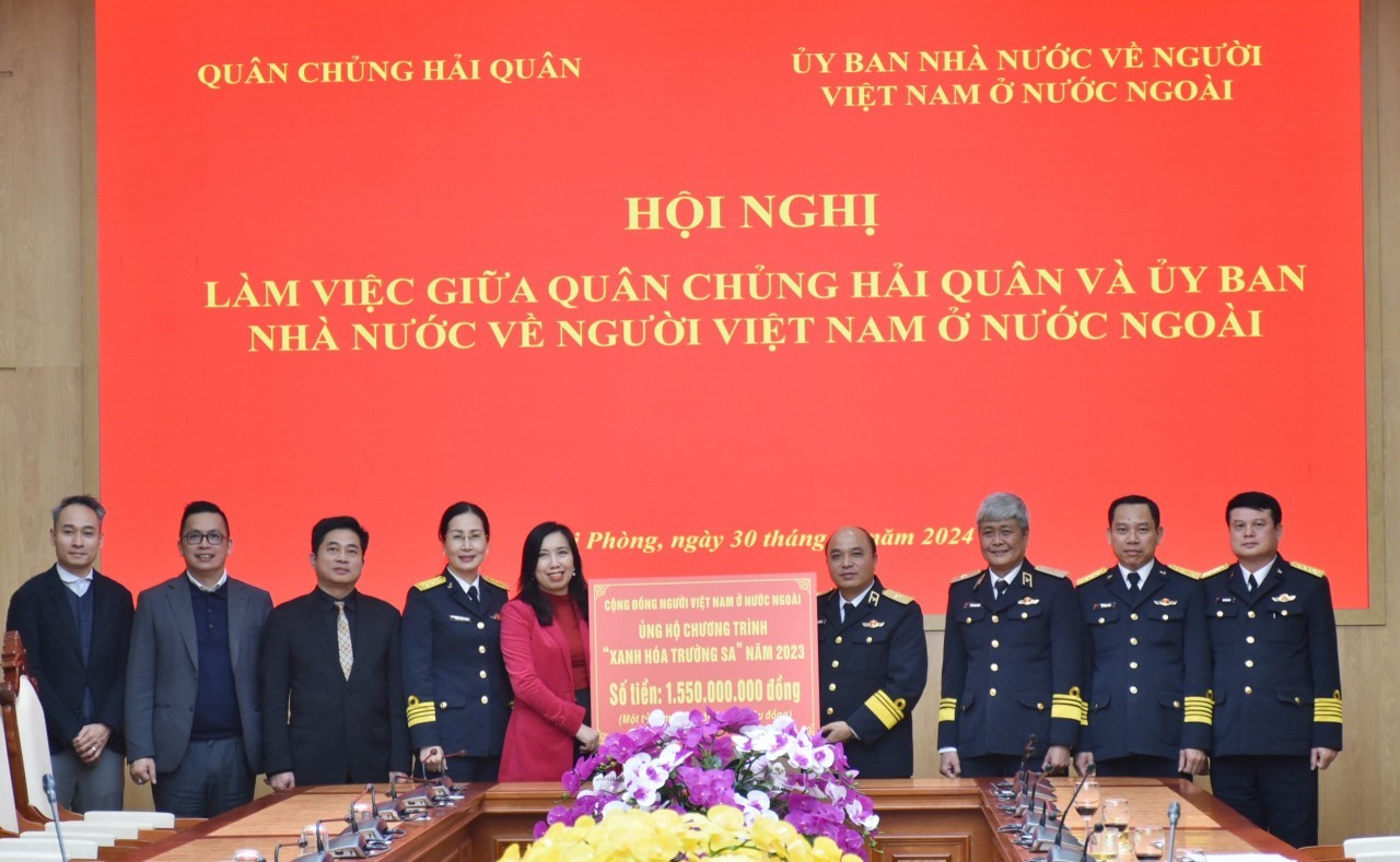 Overseas Vietnamese Donate USD 63,500 to Green Truong Sa Overseas Vietnamese Donate USD 63,500 to Green Truong Sa