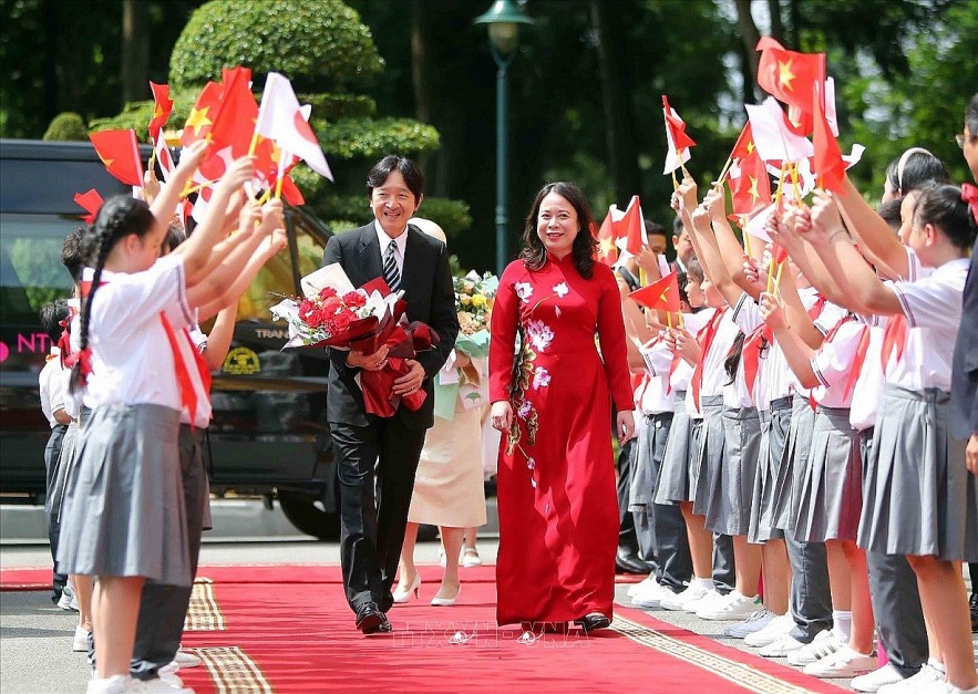 Impressions of World Leaders About Vietnam Impressions of World Leaders About Vietnam