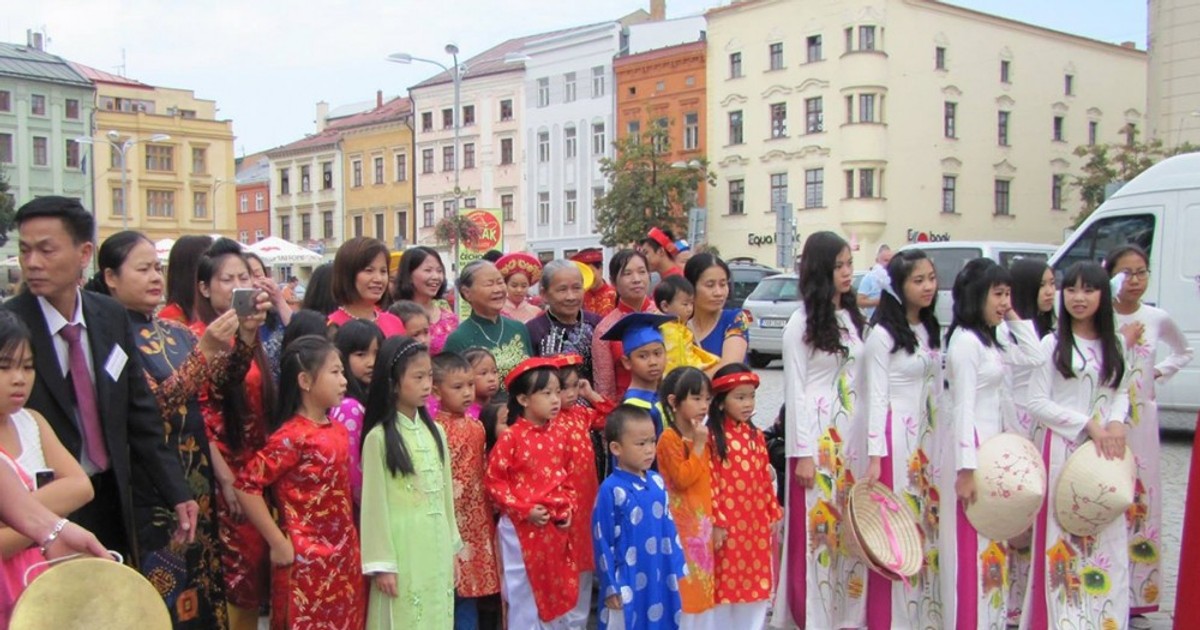 Phổ biến các chính sách phát triển thành phố Hồ Chí Minh tới kiều bào tại Séc Phổ biến các chính sách phát triển thành phố Hồ Chí Minh tới kiều bào tại Séc