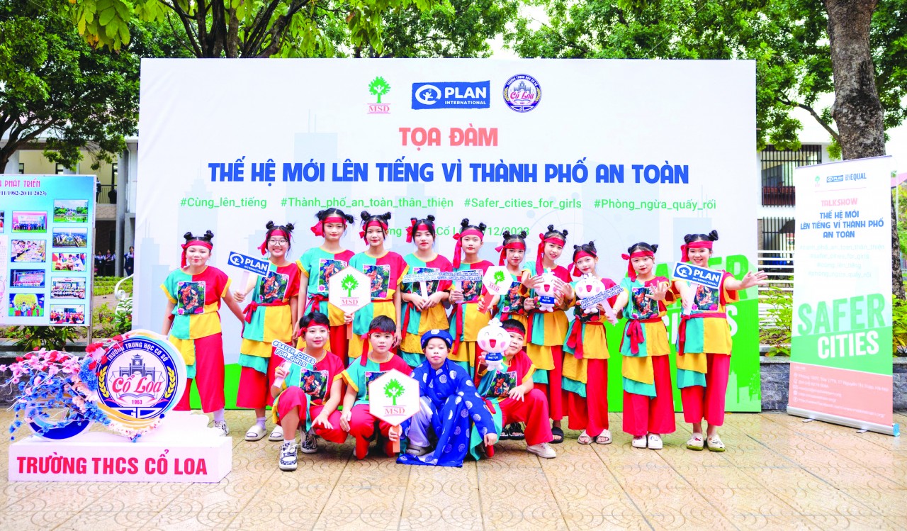 Tiết mục văn nghệ tại Toạ đàm “Thế hệ mới - Lên tiếng vì thành phố an toàn” của trường THCS Cổ Loa, Đông Anh, Hà Nội.