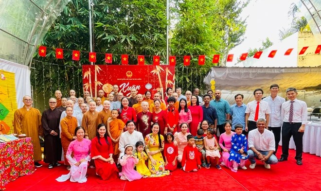 Cộng đồng tham dự chương trình Xuân quê hương ở Cộng đồng tham dự chương trình Xuân quê hương ở