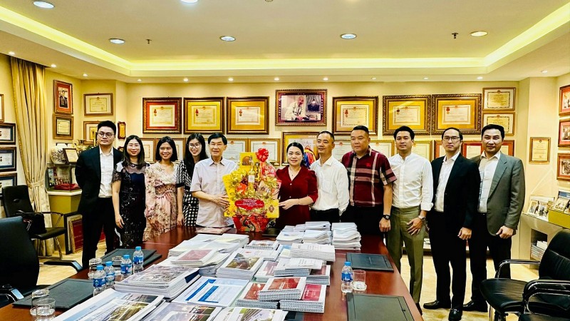 Thành phố Hồ Chí Minh thăm và chúc Tết kiều bào tiêu biểu Thành phố Hồ Chí Minh thăm và chúc Tết kiều bào tiêu biểu