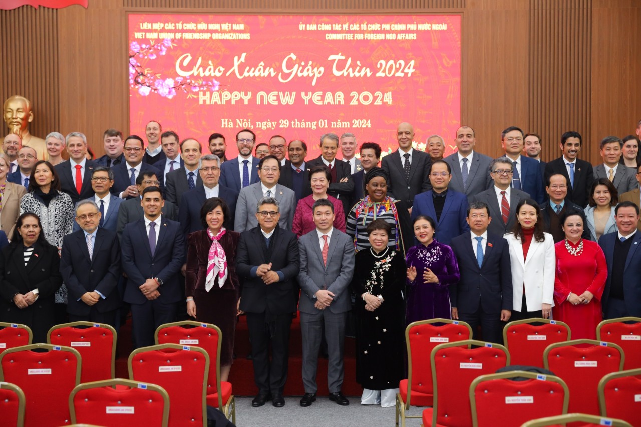 Phát huy bản sắc “ngoại giao cây tre” trong đối ngoại nhân dân Phát huy bản sắc “ngoại giao cây tre” trong đối ngoại nhân dân