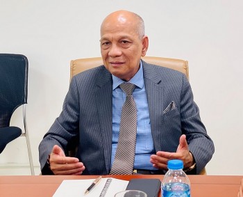 Economic Diplomacy Visionary Binds Overseas Businessmen and their Homeland