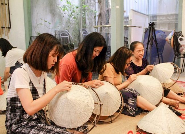 Đặc sắc nón lá làng Chuông Đặc sắc nón lá làng Chuông