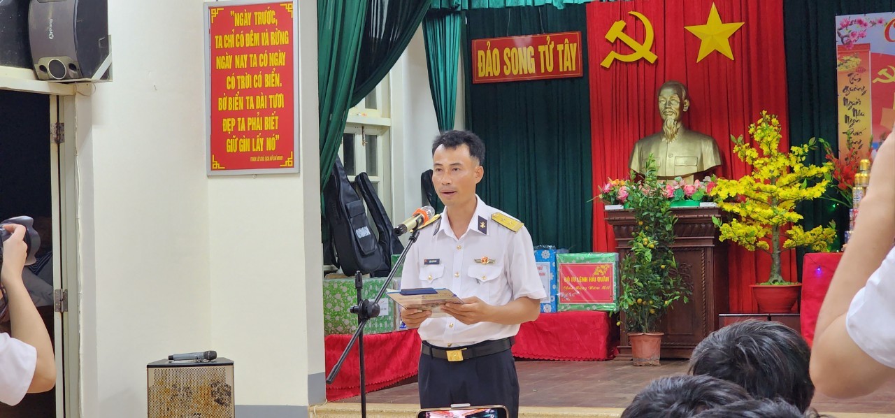 Xuân về nơi đảo xa... Xuân về nơi đảo xa...