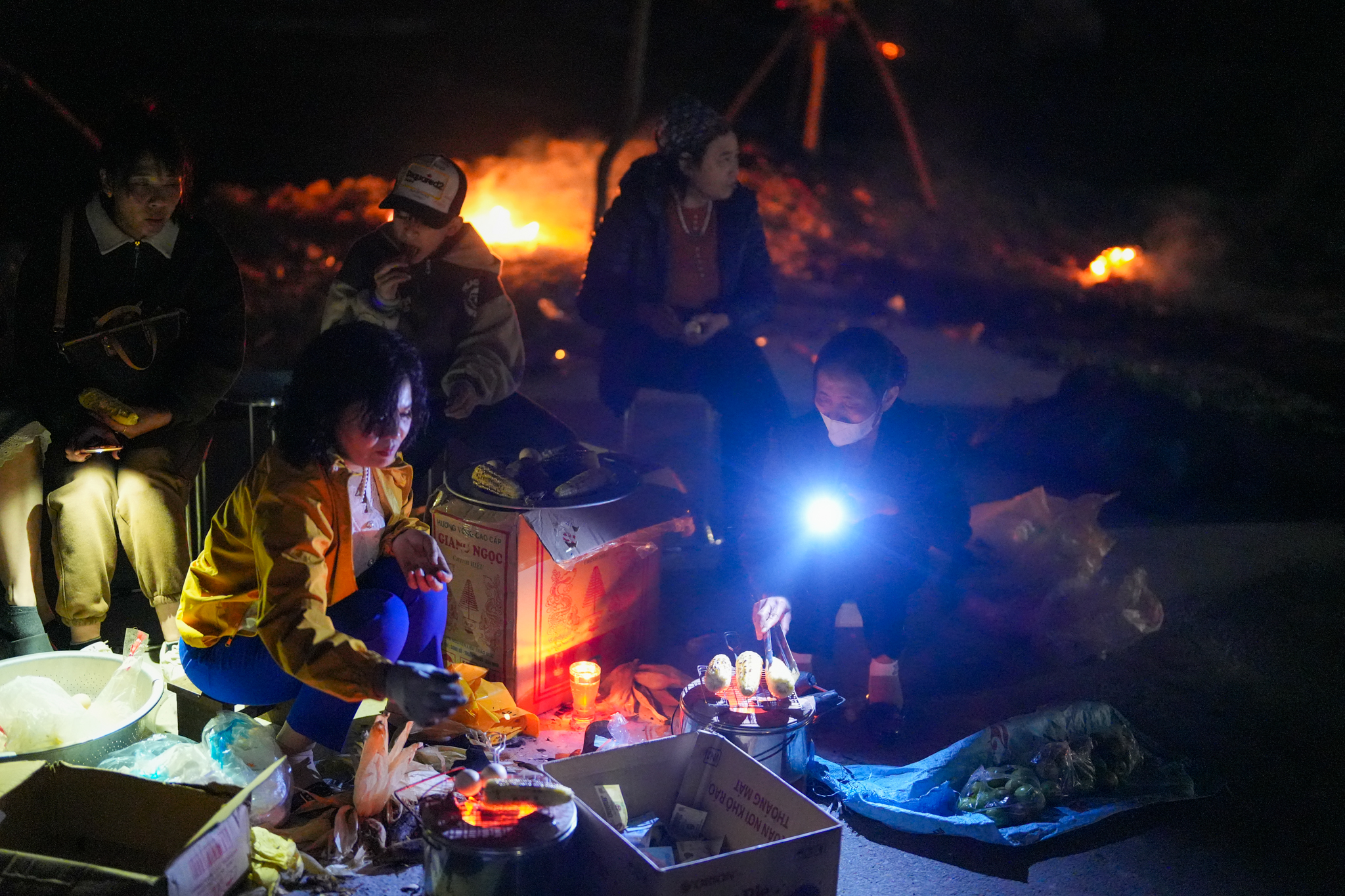 Ảnh: Phiên chợ Âm Dương "mua may, bán rủi" độc đáo nhất đất Bắc, mỗi năm chỉ mở một lần - Ảnh 5. Ảnh: Phiên chợ Âm Dương "mua may, bán rủi" độc đáo nhất đất Bắc, mỗi năm chỉ mở một lần - Ảnh 5.