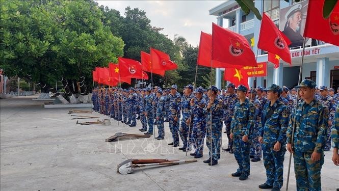 Huyện đảo Trường Sa hưởng ứng Tết trồng cây đầu năm mới Huyện đảo Trường Sa hưởng ứng Tết trồng cây đầu năm mới