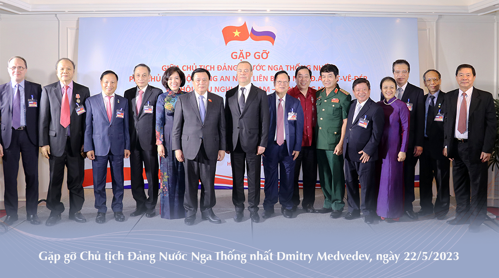 Người nước ngoài đầu tiên tôi gặp khi còn bé chính là người Việt Nam Người nước ngoài đầu tiên tôi gặp khi còn bé chính là người Việt Nam