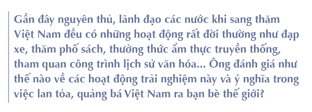 Người nước ngoài đầu tiên tôi gặp khi còn bé chính là người Việt Nam Người nước ngoài đầu tiên tôi gặp khi còn bé chính là người Việt Nam
