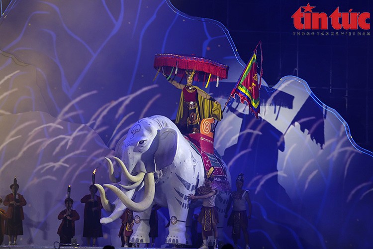 Mãn nhãn với màn 3D mapping tại Lễ hội Hai Bà Trưng Mãn nhãn với màn 3D mapping tại Lễ hội Hai Bà Trưng