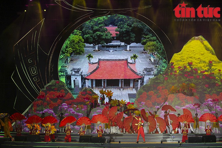 Mãn nhãn với màn 3D mapping tại Lễ hội Hai Bà Trưng Mãn nhãn với màn 3D mapping tại Lễ hội Hai Bà Trưng