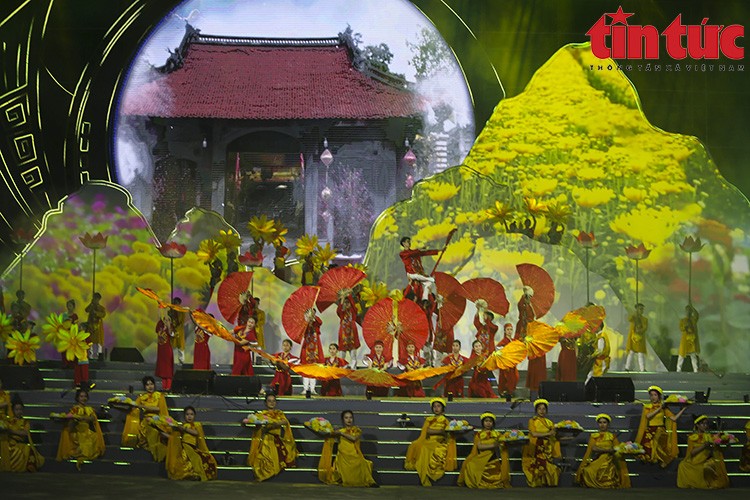 Mãn nhãn với màn 3D mapping tại Lễ hội Hai Bà Trưng Mãn nhãn với màn 3D mapping tại Lễ hội Hai Bà Trưng