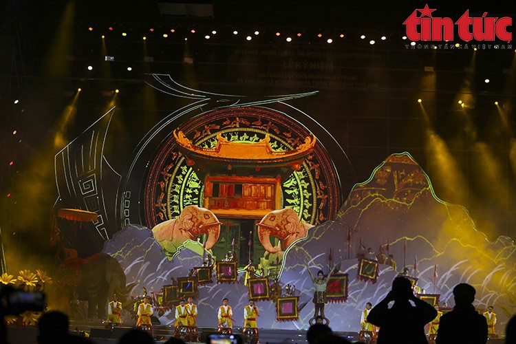 Mãn nhãn với màn 3D mapping tại Lễ hội Hai Bà Trưng Mãn nhãn với màn 3D mapping tại Lễ hội Hai Bà Trưng