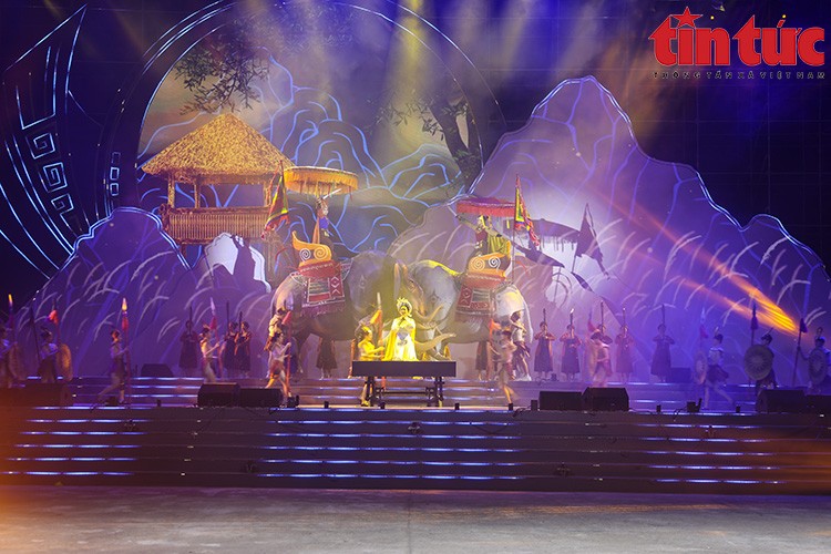 Mãn nhãn với màn 3D mapping tại Lễ hội Hai Bà Trưng Mãn nhãn với màn 3D mapping tại Lễ hội Hai Bà Trưng