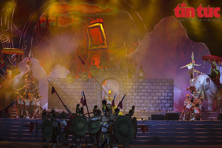 Mãn nhãn với màn 3D mapping tại Lễ hội Hai Bà Trưng Mãn nhãn với màn 3D mapping tại Lễ hội Hai Bà Trưng