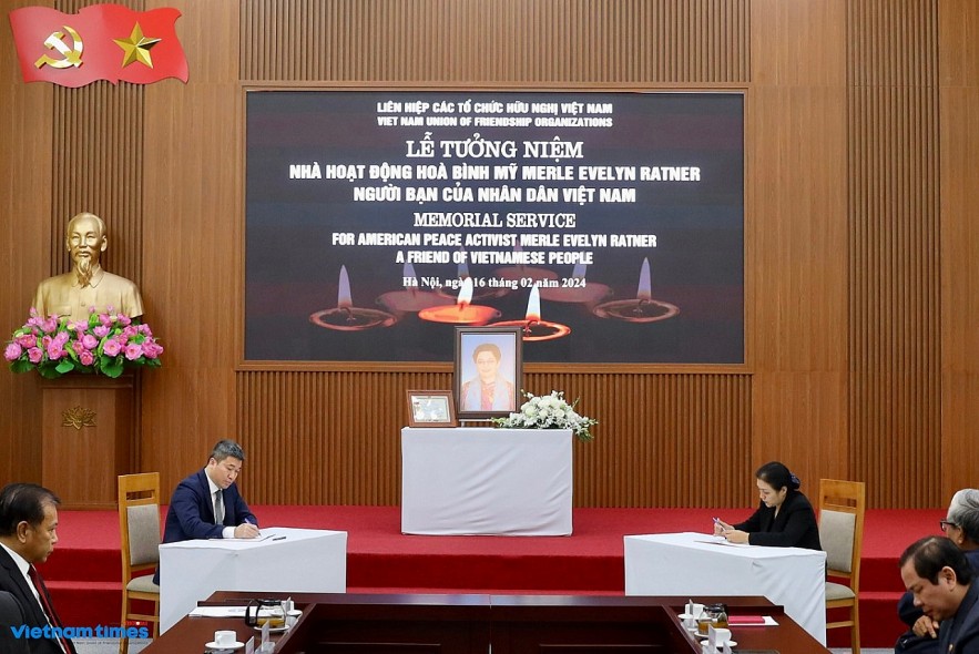 Memorial Service for Merle Ratner: Solemn and Emotional Memorial Service for Merle Ratner: Solemn and Emotional