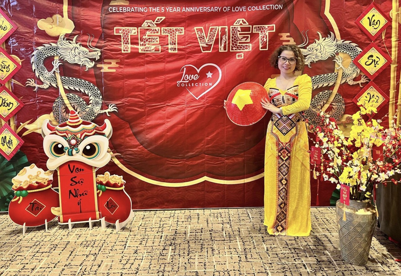 Anna Hoàng giới thiệu văn hoá Tết Việt tại Tuần lễ thời trang London Anna Hoàng giới thiệu văn hoá Tết Việt tại Tuần lễ thời trang London