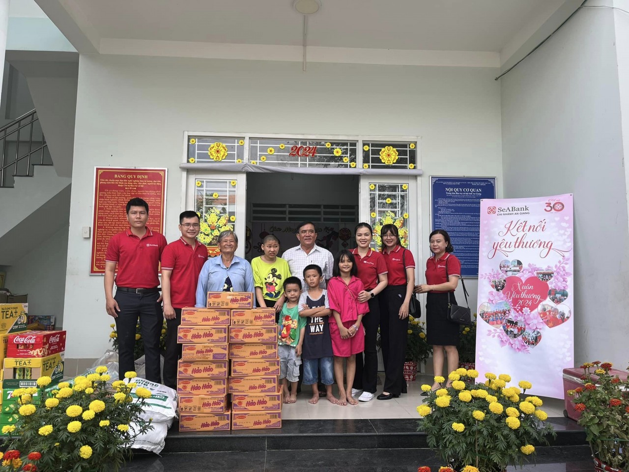 SeABank mang hơi ấm mùa xuân đến với những người có hoàn cảnh khó khăn SeABank mang hơi ấm mùa xuân đến với những người có hoàn cảnh khó khăn