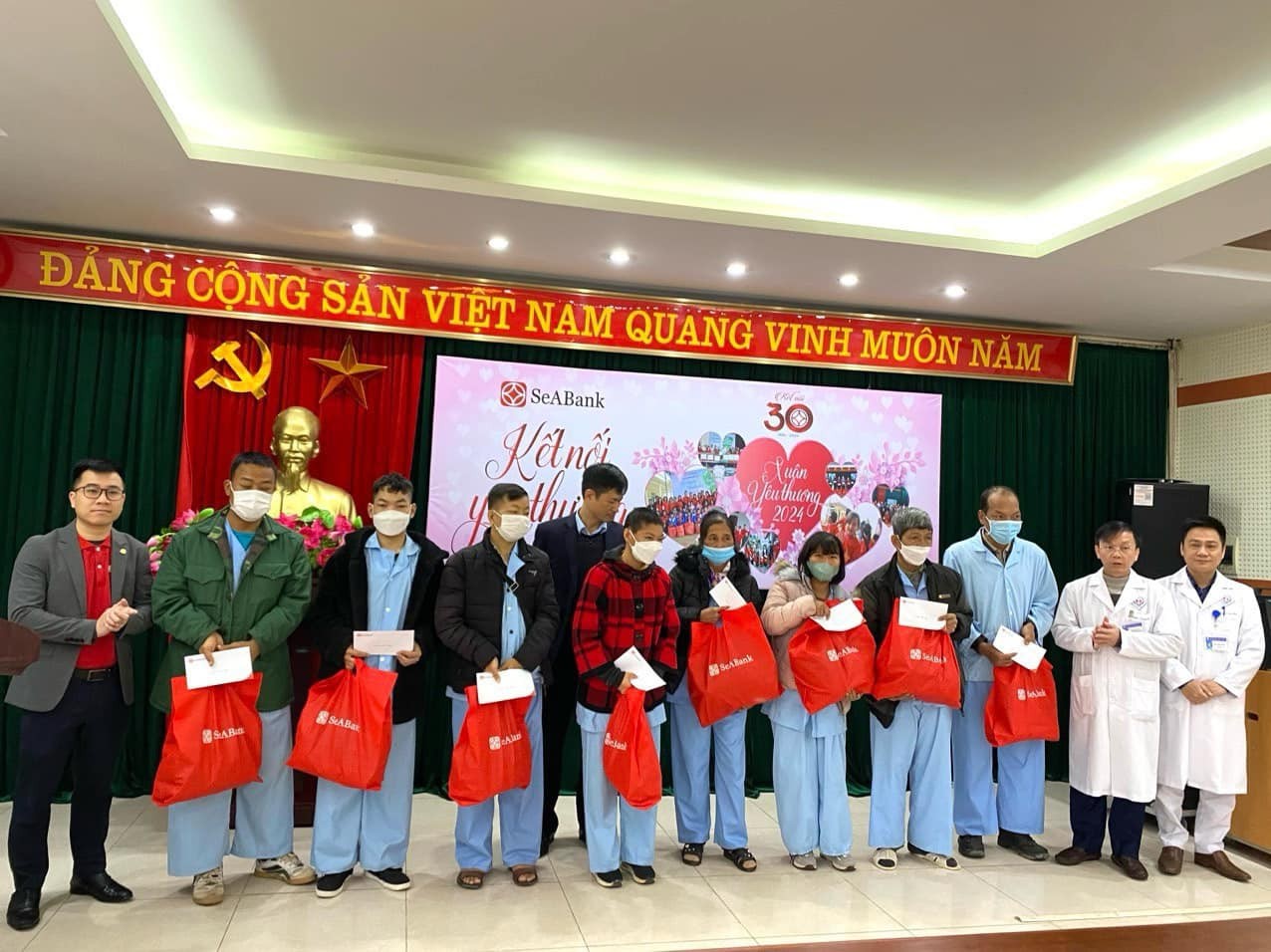 SeABank mang hơi ấm mùa xuân đến với những người có hoàn cảnh khó khăn SeABank mang hơi ấm mùa xuân đến với những người có hoàn cảnh khó khăn