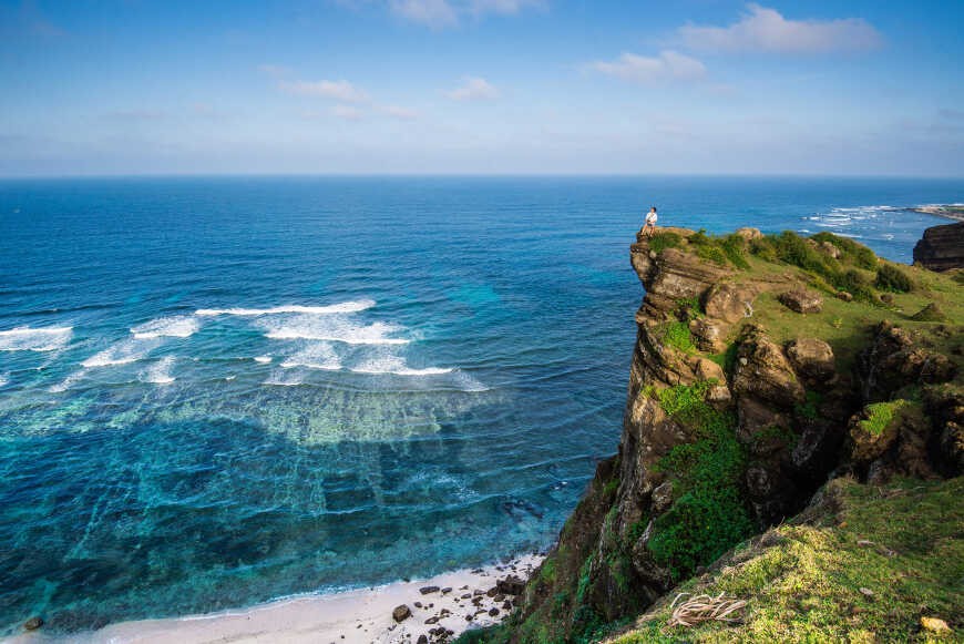 Discover Two Million – Year – Old Volcanic Craters On Ly Son Island Ly Son Island: Home To Ancient Volcanic Craters
