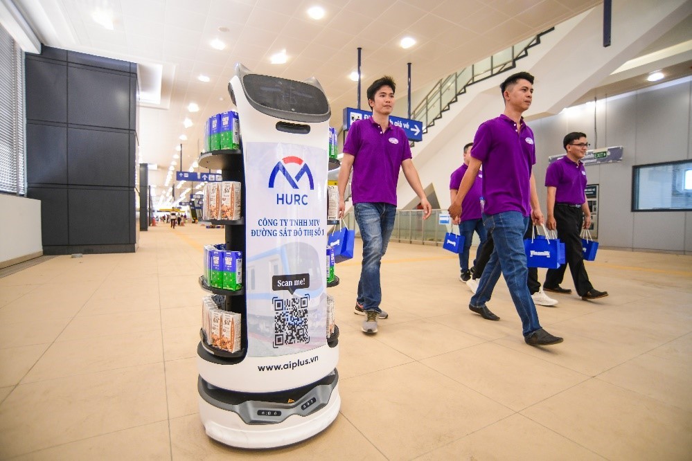 Vinamilk đồng hành cùng kiều bào trải nghiệm tuyến metro Bến Thành - Suối Tiên Vinamilk đồng hành cùng kiều bào trải nghiệm tuyến metro Bến Thành - Suối Tiên