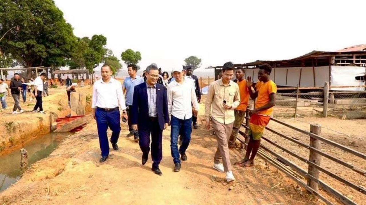 Angola đánh giá cao những đóng góp của cộng đồng người Việt Angola đánh giá cao những đóng góp của cộng đồng người Việt