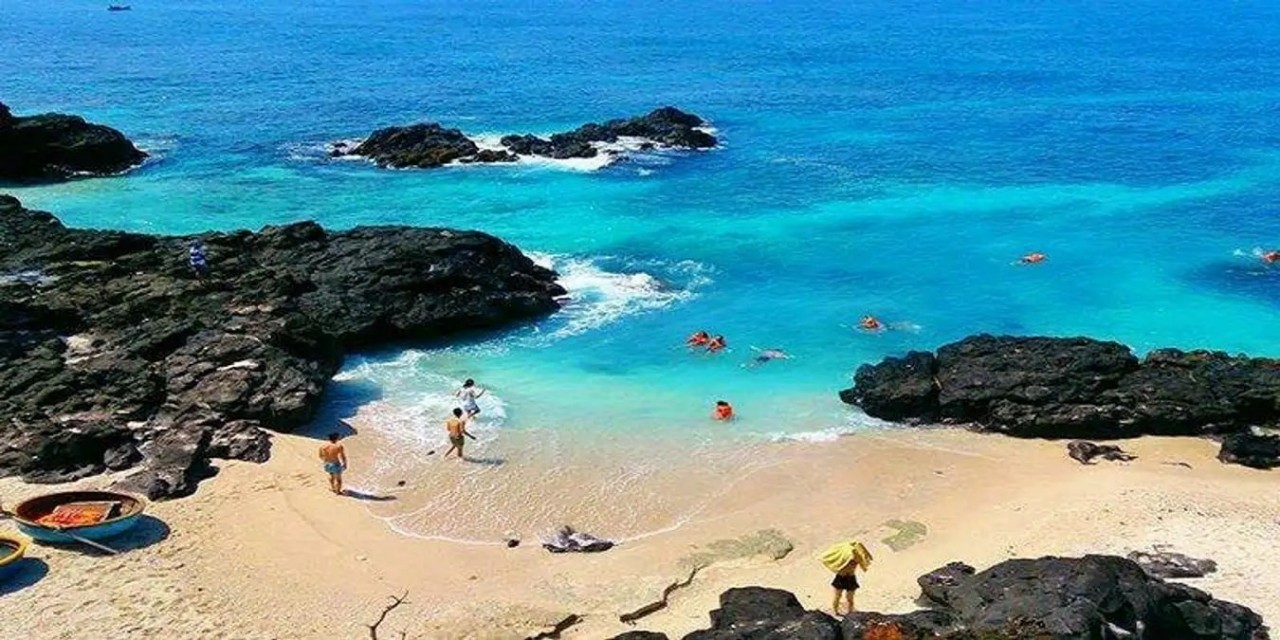 Visit The Breath-Taking My Khe Beach In Da Nang My Khe Beach Earns International Praise