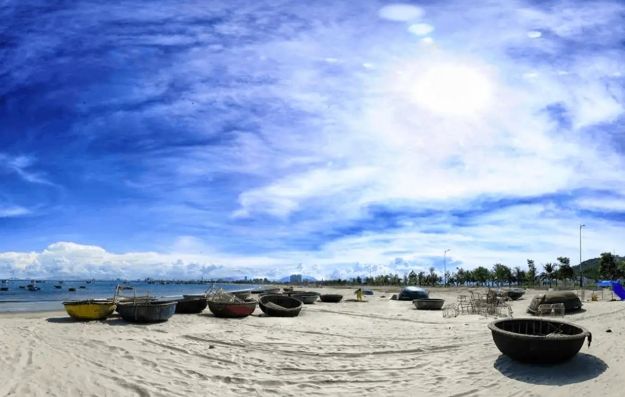 Visit The Breath-Taking My Khe Beach In Da Nang My Khe Beach Earns International Praise
