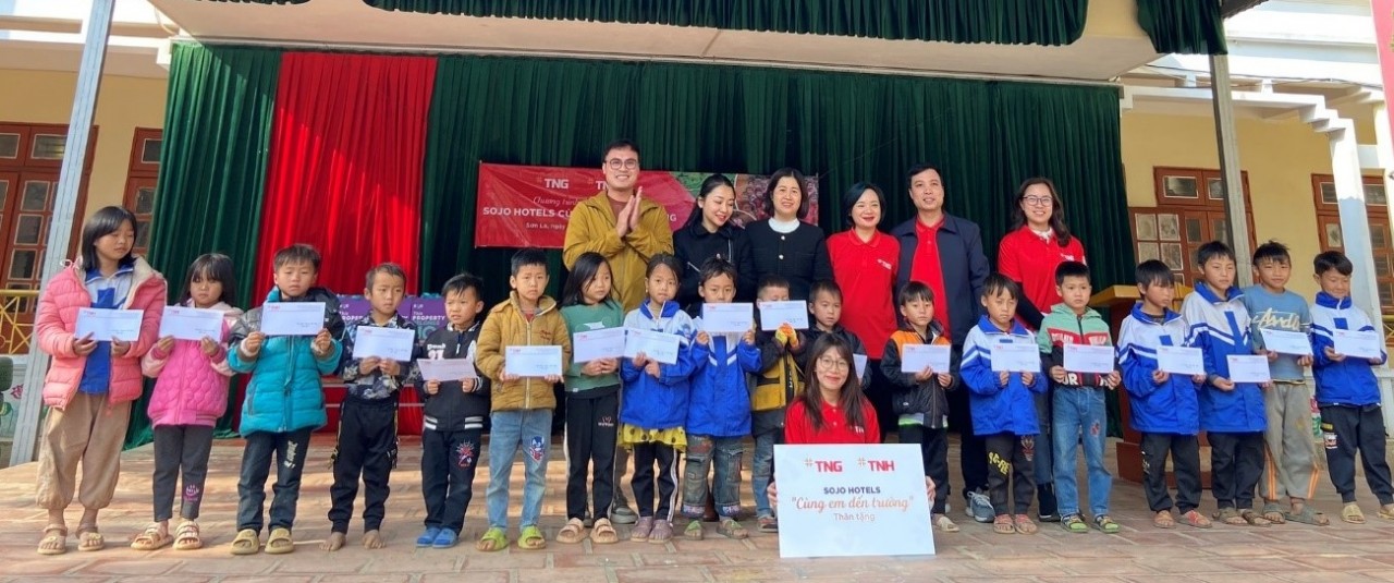 Trao học bổng cho học sinh trường nội trú tại trường Tiểu học, THCS Mường Thải, huyện Phù Yên, tỉnh Sơn La. Trao học bổng cho học sinh trường nội trú tại trường Tiểu học, THCS Mường Thải, huyện Phù Yên, tỉnh Sơn La.