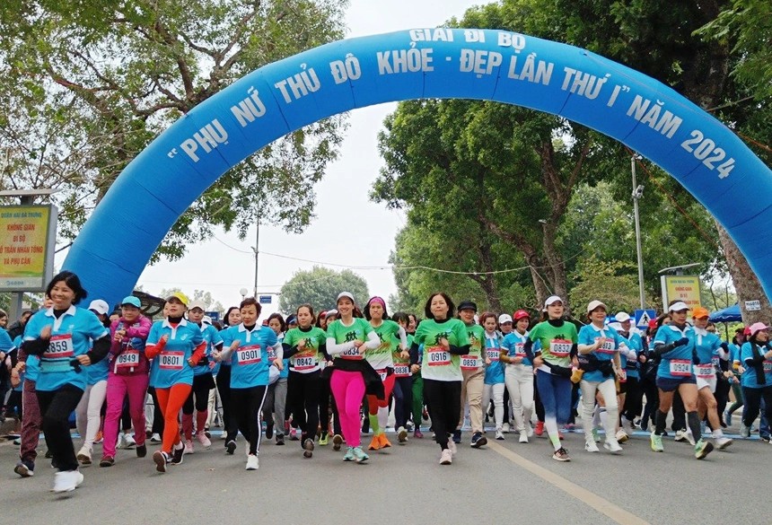 Giải đi bộ Festival “Phụ nữ Thủ đô vì hòa bình, phát triển” năm 2024: Lan tỏa văn hóa truyền thống của Hà Nội và các nước
