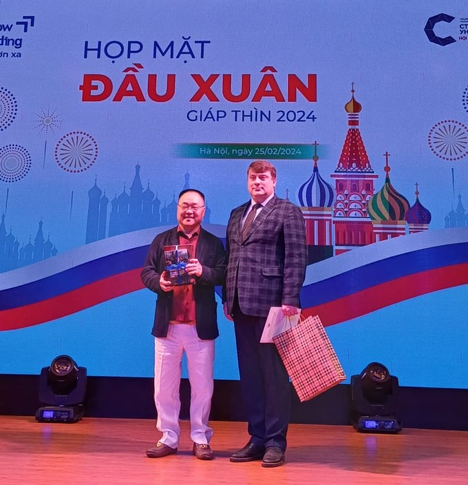 Các chi hội của Hội Hữu nghị Việt - Liên bang Nga gặp gỡ, giao lưu đầu năm Giáp Thìn Các chi hội của Hội Hữu nghị Việt - Liên bang Nga gặp gỡ, giao lưu đầu năm Giáp Thìn