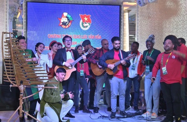 Những cuộc gặp thắt chặt tình hữu nghị Việt Nam với các nước Những cuộc gặp thắt chặt tình hữu nghị Việt Nam với các nước