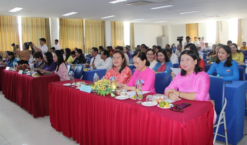 Nâng cao vị thế của phụ nữ trong lĩnh vực chính trị Nâng cao vị thế của phụ nữ trong lĩnh vực chính trị