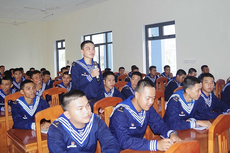 undefined Chiến sĩ Tiểu đoàn 563 phát biểu ý kiến.