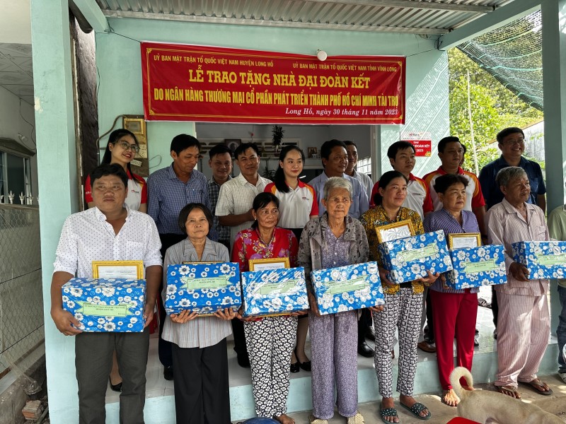 HDBank tiếp tục nối những nhịp cầu yêu thương tại miền sông nước Cửu Long HDBank tiếp tục nối những nhịp cầu yêu thương tại miền sông nước Cửu Long